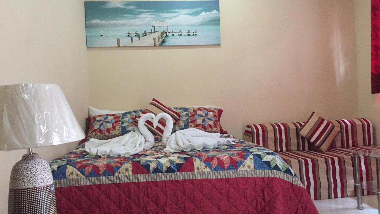 Ashley And Bill'S Suites 'N Garden Hotel And Vacation Homes Carcar 外观 照片