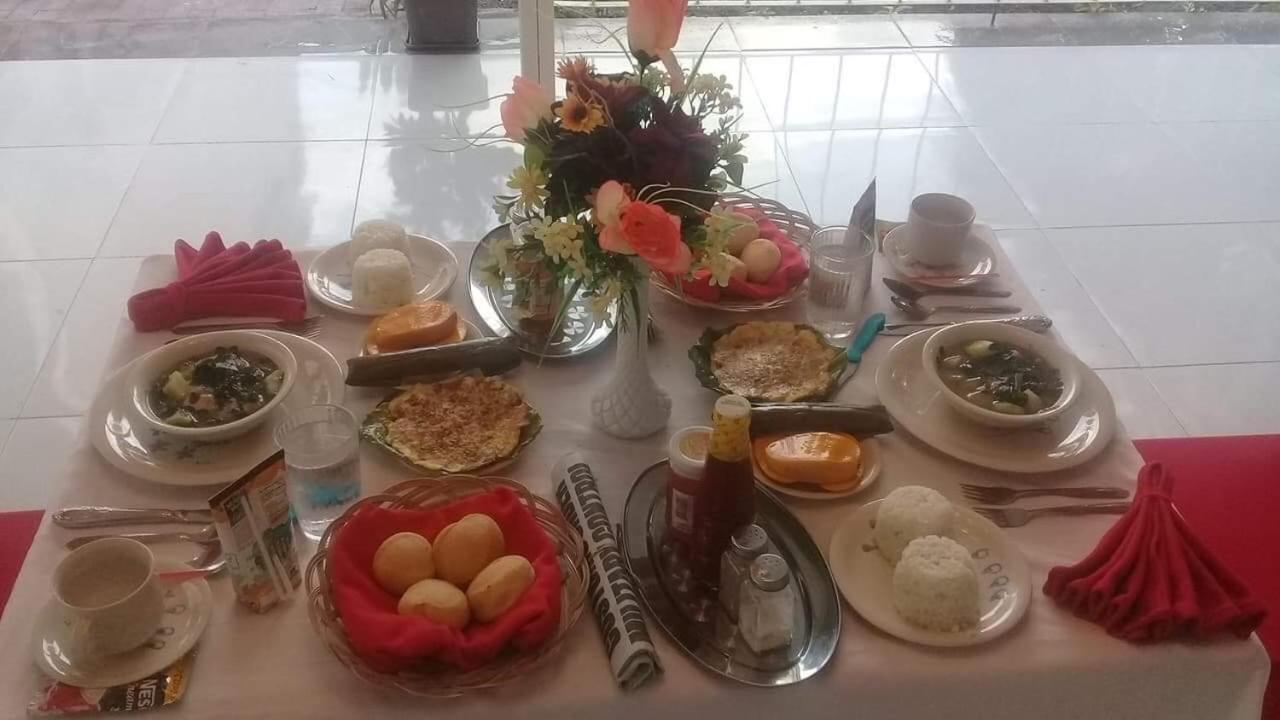 Ashley And Bill'S Suites 'N Garden Hotel And Vacation Homes Carcar 外观 照片